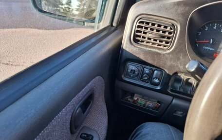 KIA Sportage IV рестайлинг, 2003 год, 300 000 рублей, 15 фотография