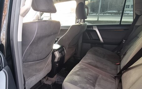 Toyota Land Cruiser Prado 150 рестайлинг 2, 2011 год, 2 750 000 рублей, 5 фотография