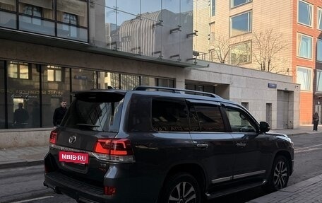 Toyota Land Cruiser 200, 2019 год, 6 800 000 рублей, 3 фотография