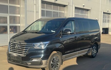 Hyundai Grand Starex Grand Starex I рестайлинг 2, 2019 год, 4 280 000 рублей, 1 фотография