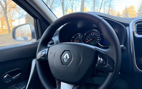 Renault Logan II, 2017 год, 899 999 рублей, 12 фотография