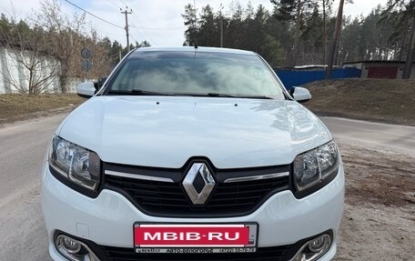 Renault Logan II, 2017 год, 899 999 рублей, 2 фотография
