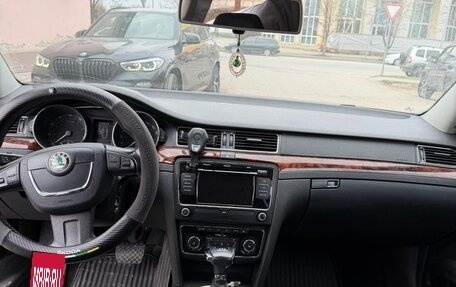 Skoda Superb III рестайлинг, 2010 год, 1 000 000 рублей, 9 фотография