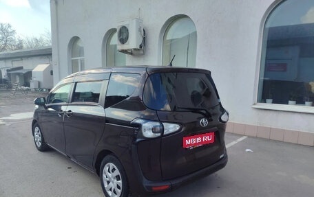Toyota Sienta II, 2016 год, 1 350 000 рублей, 3 фотография