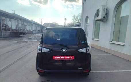 Toyota Sienta II, 2016 год, 1 350 000 рублей, 10 фотография