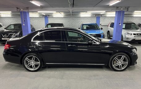 Mercedes-Benz E-Класс, 2019 год, 3 250 000 рублей, 4 фотография