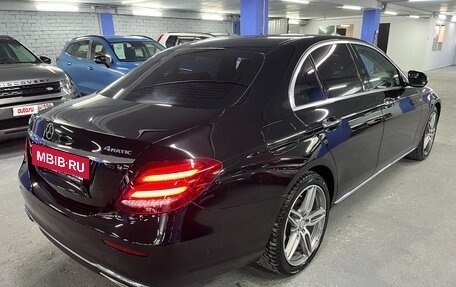 Mercedes-Benz E-Класс, 2019 год, 3 250 000 рублей, 5 фотография