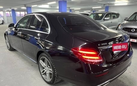 Mercedes-Benz E-Класс, 2019 год, 3 250 000 рублей, 7 фотография