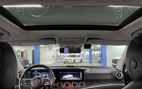 Mercedes-Benz E-Класс, 2019 год, 3 250 000 рублей, 19 фотография