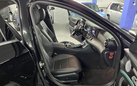 Mercedes-Benz E-Класс, 2019 год, 3 250 000 рублей, 24 фотография