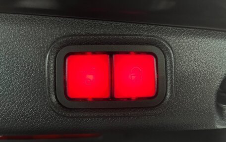 Mercedes-Benz E-Класс, 2019 год, 3 250 000 рублей, 26 фотография