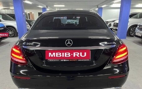 Mercedes-Benz E-Класс, 2019 год, 3 250 000 рублей, 6 фотография
