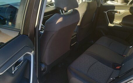Toyota RAV4, 2021 год, 3 980 000 рублей, 6 фотография