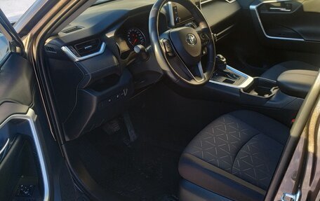 Toyota RAV4, 2021 год, 3 980 000 рублей, 7 фотография