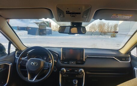 Toyota RAV4, 2021 год, 3 980 000 рублей, 9 фотография