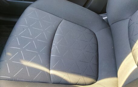 Toyota RAV4, 2021 год, 3 980 000 рублей, 15 фотография