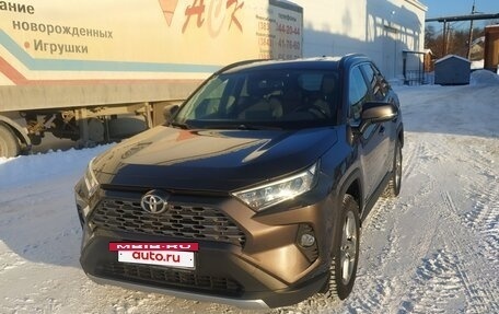 Toyota RAV4, 2021 год, 3 980 000 рублей, 2 фотография