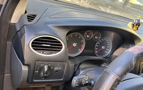 Ford Focus II рестайлинг, 2005 год, 200 000 рублей, 9 фотография