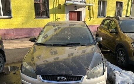 Ford Focus II рестайлинг, 2005 год, 200 000 рублей, 23 фотография