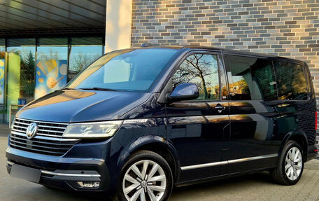 Volkswagen Multivan T6 рестайлинг, 2021 год, 7 000 000 рублей, 1 фотография