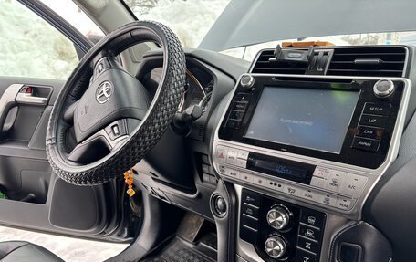 Toyota Land Cruiser Prado 150 рестайлинг 2, 2018 год, 6 000 000 рублей, 1 фотография