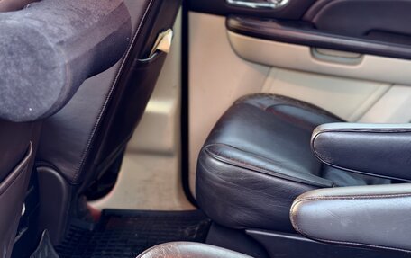 Cadillac Escalade III, 2011 год, 1 900 000 рублей, 7 фотография