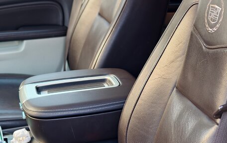 Cadillac Escalade III, 2011 год, 1 900 000 рублей, 6 фотография