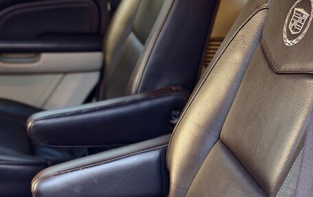 Cadillac Escalade III, 2011 год, 1 900 000 рублей, 8 фотография