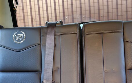 Cadillac Escalade III, 2011 год, 1 900 000 рублей, 10 фотография