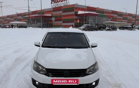 Volkswagen Polo VI (EU Market), 2017 год, 800 000 рублей, 2 фотография