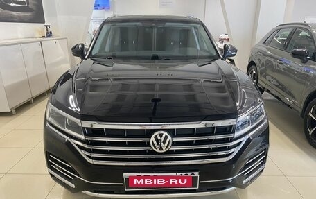 Volkswagen Touareg III, 2020 год, 5 499 000 рублей, 2 фотография