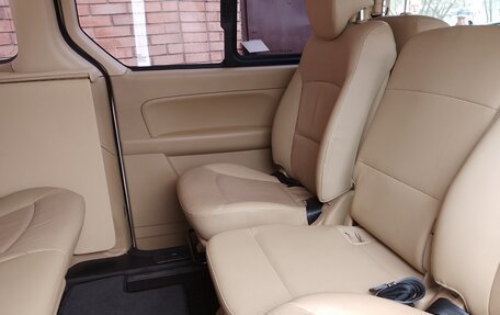 Hyundai Grand Starex Grand Starex I рестайлинг 2, 2014 год, 3 600 000 рублей, 7 фотография