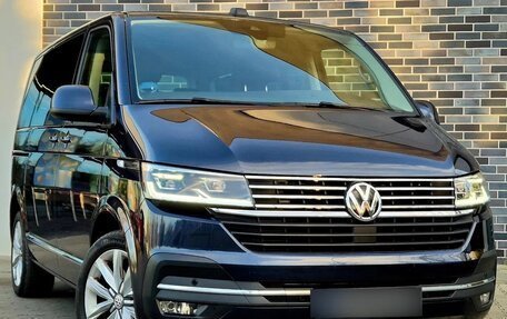 Volkswagen Multivan T6 рестайлинг, 2021 год, 7 000 000 рублей, 3 фотография