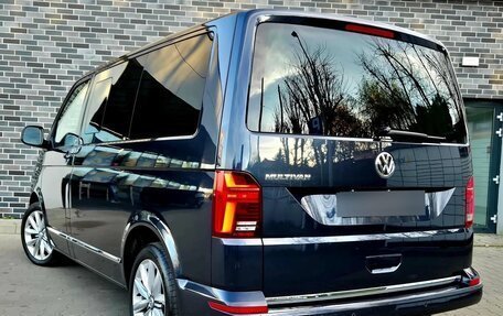 Volkswagen Multivan T6 рестайлинг, 2021 год, 7 000 000 рублей, 6 фотография