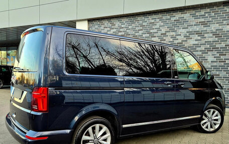 Volkswagen Multivan T6 рестайлинг, 2021 год, 7 000 000 рублей, 9 фотография