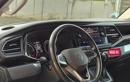 Volkswagen Multivan T6 рестайлинг, 2021 год, 7 000 000 рублей, 13 фотография