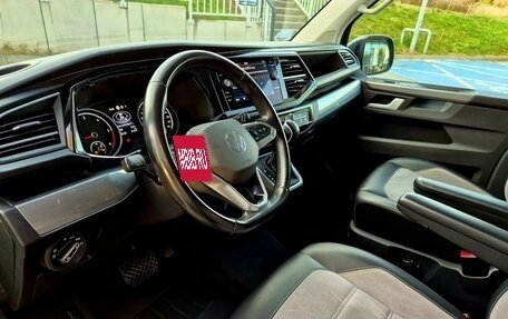 Volkswagen Multivan T6 рестайлинг, 2021 год, 7 000 000 рублей, 11 фотография