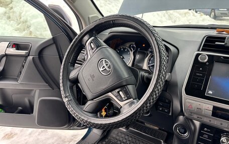 Toyota Land Cruiser Prado 150 рестайлинг 2, 2018 год, 6 000 000 рублей, 7 фотография