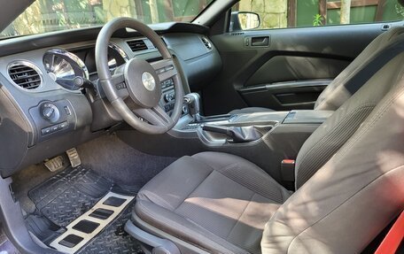 Ford Mustang VI рестайлинг, 2011 год, 1 950 000 рублей, 9 фотография