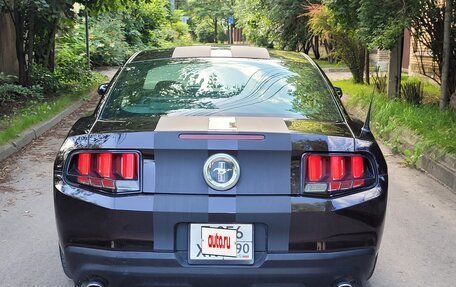 Ford Mustang VI рестайлинг, 2011 год, 1 950 000 рублей, 7 фотография