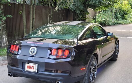 Ford Mustang VI рестайлинг, 2011 год, 1 950 000 рублей, 5 фотография