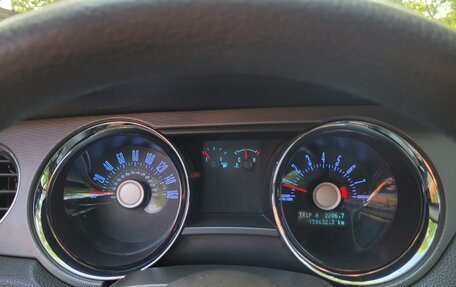 Ford Mustang VI рестайлинг, 2011 год, 1 950 000 рублей, 14 фотография