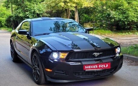 Ford Mustang VI рестайлинг, 2011 год, 1 950 000 рублей, 4 фотография