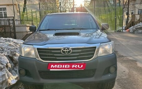 Toyota Hilux VII, 2013 год, 1 500 000 рублей, 2 фотография