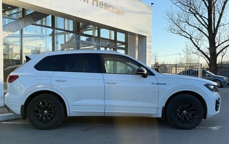 Volkswagen Touareg III, 2019 год, 5 950 000 рублей, 6 фотография