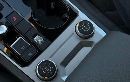 Volkswagen Touareg III, 2019 год, 5 950 000 рублей, 23 фотография