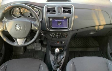 Renault Sandero II рестайлинг, 2016 год, 800 000 рублей, 16 фотография