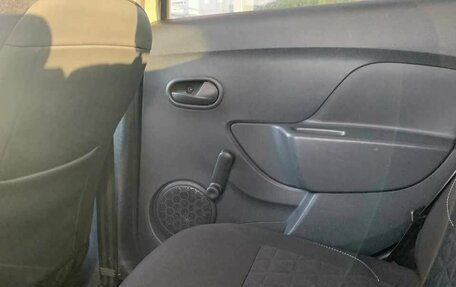 Renault Sandero II рестайлинг, 2016 год, 800 000 рублей, 23 фотография