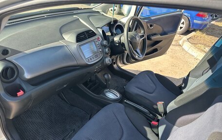 Honda Fit III, 2010 год, 850 000 рублей, 12 фотография