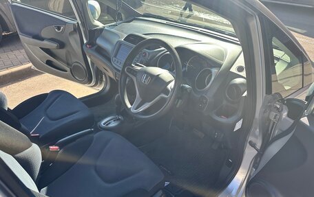 Honda Fit III, 2010 год, 850 000 рублей, 11 фотография